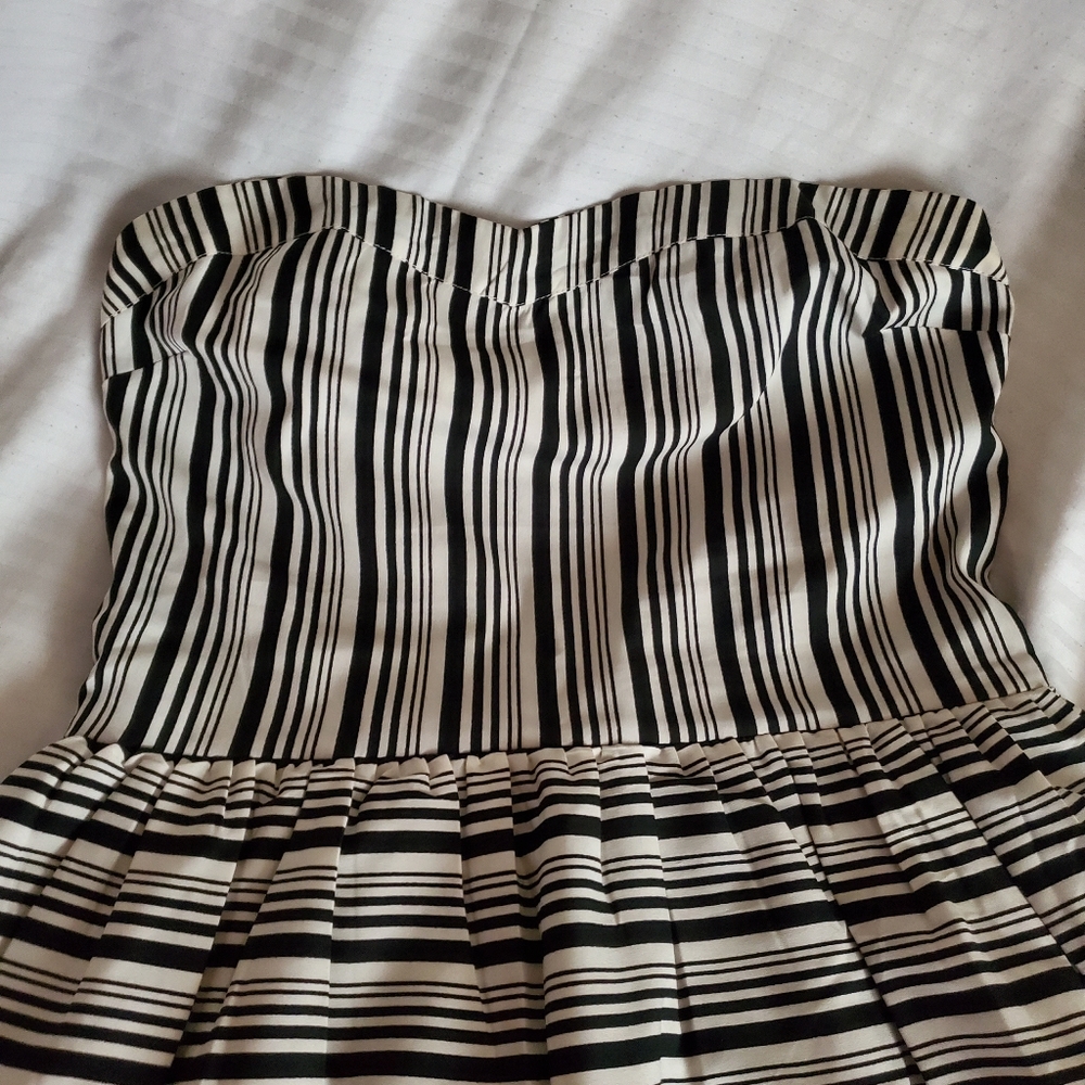 Mini dress - Picture 2 of 4